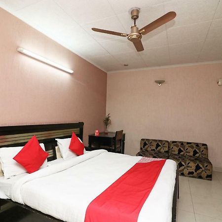 Oyo 24672 Bharat Guest House Delhi (National Capital Territory of India) Exterior photo