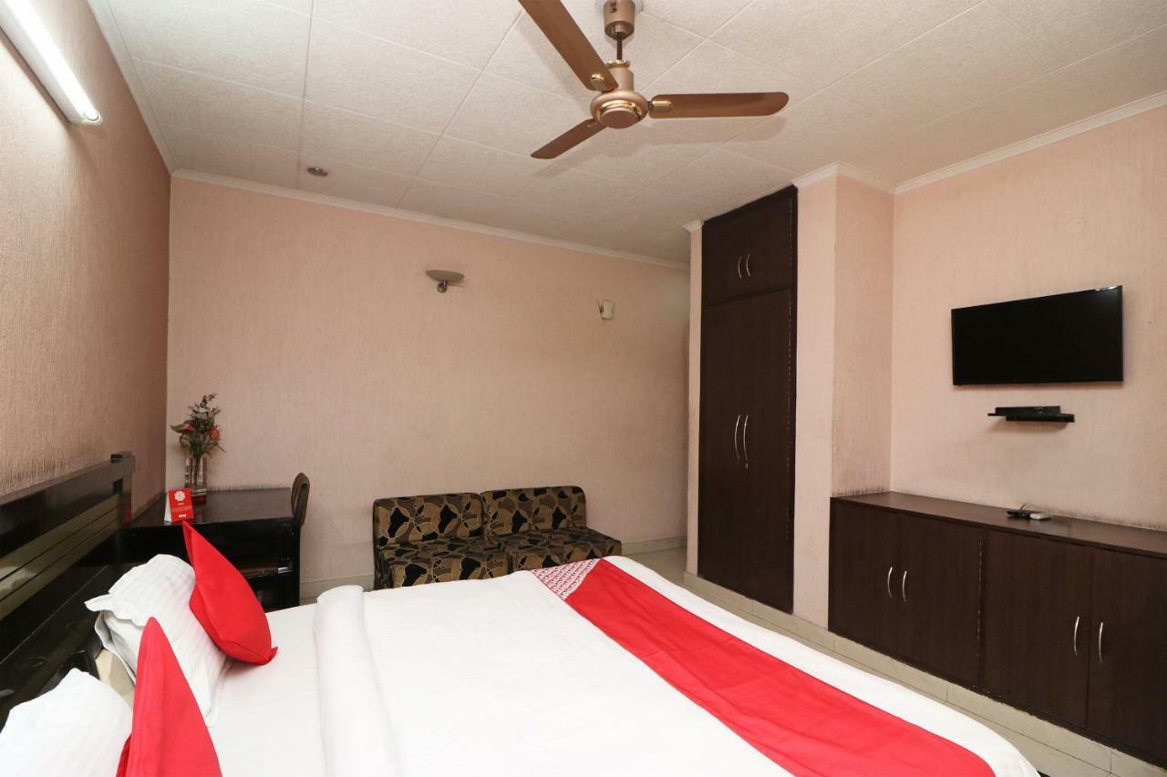 Oyo 24672 Bharat Guest House Delhi (National Capital Territory of India) Exterior photo